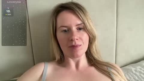 Snapshot of red_head_rosie_69 chatting on 4, 2, 2025 Rosie online show from 4, 2, 2025
