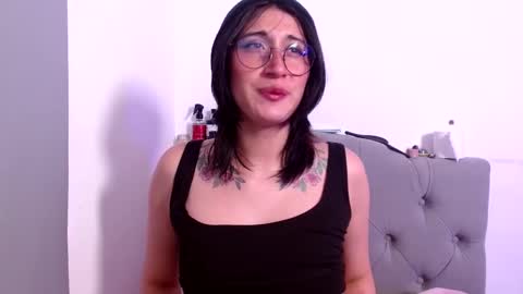 IG   OF red moonn online show from 18, 2, 2025