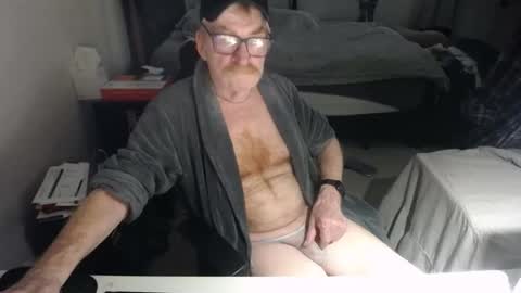 Snapshot of redbare12007 chatting on 1, 6, 2026 Red online show from 1, 6, 2026
