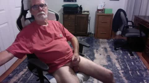Snapshot of redbud3075 chatting on 17, 7, 2026 Daddy G online show from 17, 7, 2026