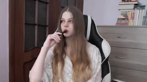 Lily online show from 23, 9, 2025