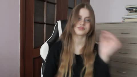 Lily online show from 28, 5, 2026