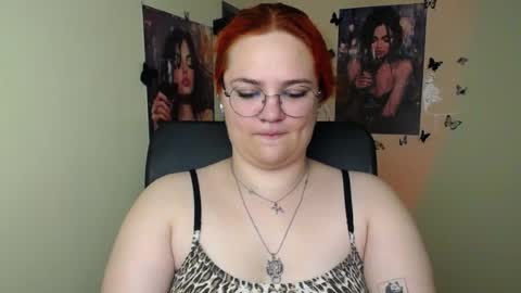 Snapshot of redhotqueen1 chatting on 8, 7, 2026 Rina online show from 8, 7, 2026