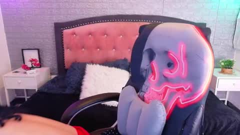 Snapshot of redhotter_ chatting on 10, 3, 2026 Lili Lopez online show from 10, 3, 2026