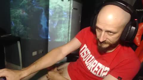 Snapshot of redragonwolf chatting on 1, 10, 2025 redra online show from 1, 10, 2025