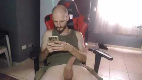 Snapshot of redragonwolf chatting on 14, 10, 2025 redra online show from 14, 10, 2025