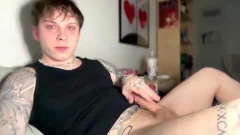 Snapshot of redrumbackwards chatting on 6, 1, 2025 redrum online show from 6, 1, 2025