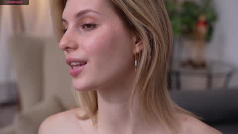 JessyinCherri yang online show from 8, 2, 2025