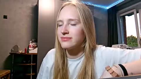 Snapshot of reganbehanan chatting on 30, 7, 2026 Mia online show from 30, 7, 2026