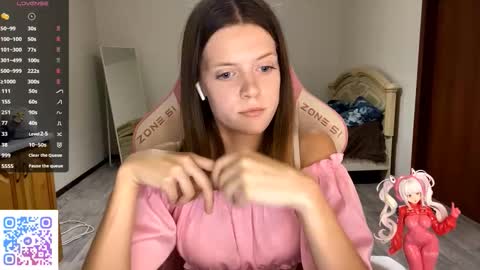 Snapshot of regeniastetson chatting on 27, 9, 2025 Lucy online show from 27, 9, 2025