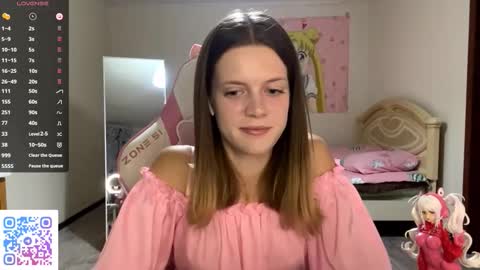 Snapshot of regeniastetson chatting on 1, 10, 2025 Lucy online show from 1, 10, 2025