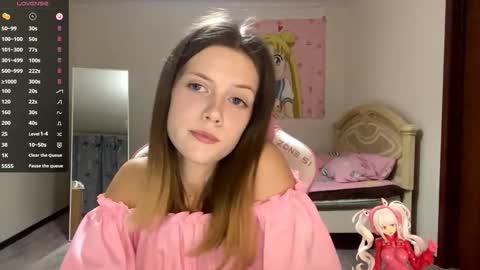 Snapshot of regeniastetson chatting on 5, 10, 2025 Lucy online show from 5, 10, 2025