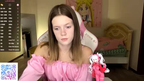 Snapshot of regeniastetson chatting on 12, 10, 2025 Lucy online show from 12, 10, 2025