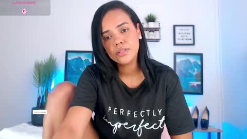 regina1819 online show from 15, 4, 2026