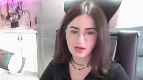 regina_glow online show from 4, 8, 2026