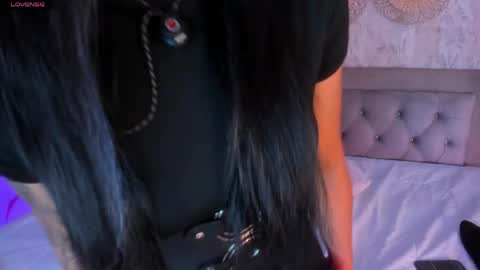   online show from 14, 4, 2026