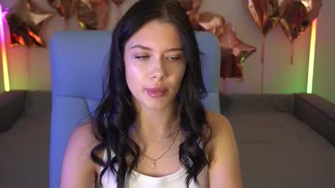 Snapshot of reginawine chatting on 7, 10, 2025 ReginaWine online show from 7, 10, 2025