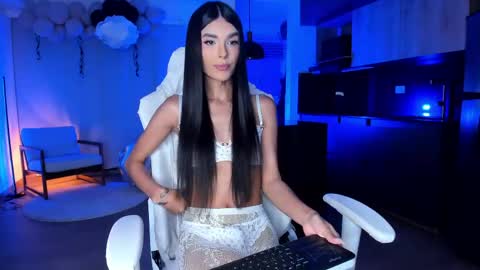 Snapshot of reichel_gray chatting on 8, 6, 2026 REICHEL online show from 8, 6, 2026