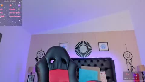 Snapshot of reina_loren chatting on 25, 5, 2026 reina_loren online show from 25, 5, 2026