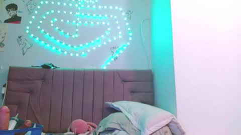 reiv_femboy online show from 1, 3, 2026