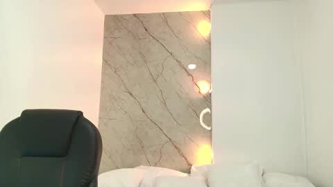 Snapshot of renata_reyes11 chatting on 4, 3, 2025 Renata online show from 4, 3, 2025
