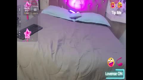 Snapshot of renata_valentina chatting on 4, 5, 2026 RENATA VALENTINA online show from 4, 5, 2026