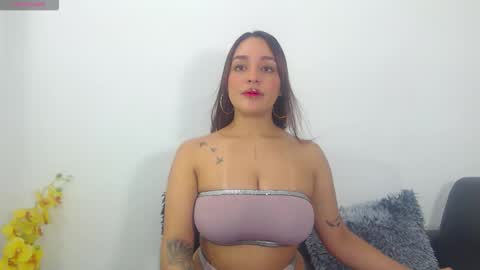 renatabrownn28 online show from 14, 4, 2026