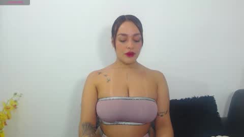 Snapshot of renatabrownn28 chatting on 25, 4, 2026 renatabrownn28 online show from 25, 4, 2026