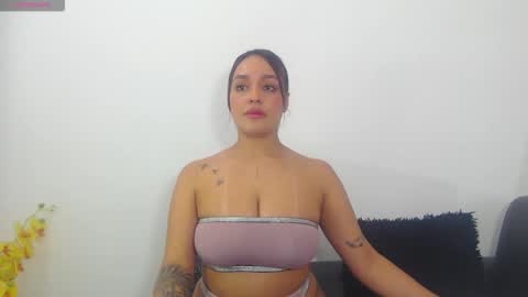 Snapshot of renatabrownn28 chatting on 25, 4, 2026 renatabrownn28 online show from 25, 4, 2026