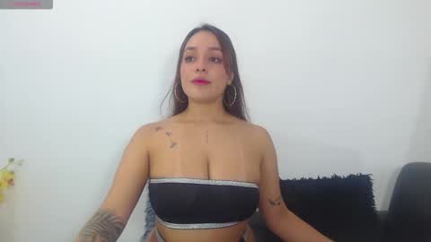 Snapshot of renatabrownn28 chatting on 1, 5, 2026 renatabrownn28 online show from 1, 5, 2026