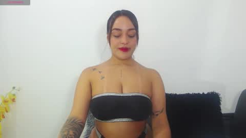 Snapshot of renatabrownn28 chatting on 13, 5, 2026 renatabrownn28 online show from 13, 5, 2026