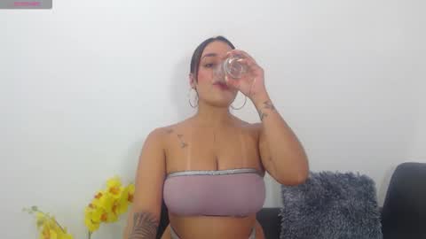 Snapshot of renatabrownn28 chatting on 1, 6, 2026 renatabrownn28 online show from 1, 6, 2026