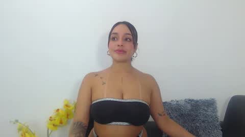 Snapshot of renatabrownn28 chatting on 2, 6, 2026 renatabrownn28 online show from 2, 6, 2026