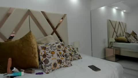 Snapshot of renatacox chatting on 19, 6, 2026 Renata online show from 19, 6, 2026