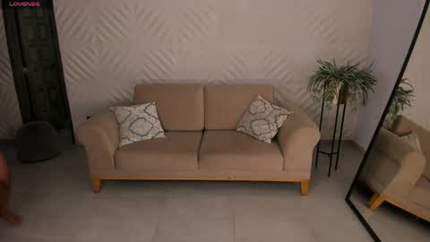 Renata Reyes online show from 11, 4, 2026