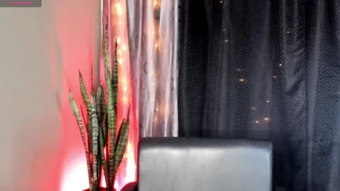 renatawilsom online show from 4, 1, 2025