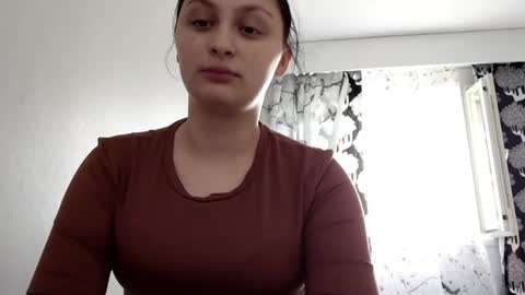 Snapshot of renayvicini chatting on 16, 6, 2026 Jenny online show from 16, 6, 2026