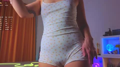 Snapshot of renochka chatting on 9, 10, 2025 renochka online show from 9, 10, 2025