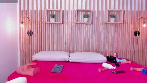Reshi Hevss online show from 26, 6, 2026