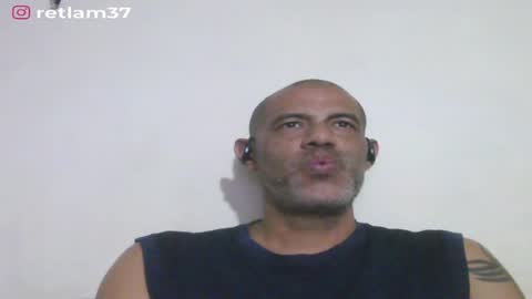 Snapshot of retlam37 chatting on 23, 4, 2026 Walter online show from 23, 4, 2026