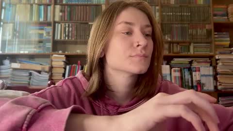 Snapshot of retromarie chatting on 1, 4, 2026 Rie online show from 1, 4, 2026
