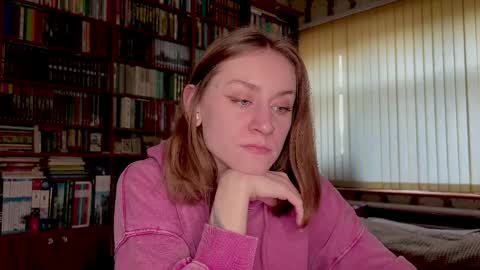 Snapshot of retromarie chatting on 10, 4, 2026 Rie online show from 10, 4, 2026