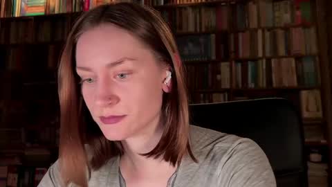 Snapshot of retromarie chatting on 22, 4, 2026 Rie online show from 22, 4, 2026