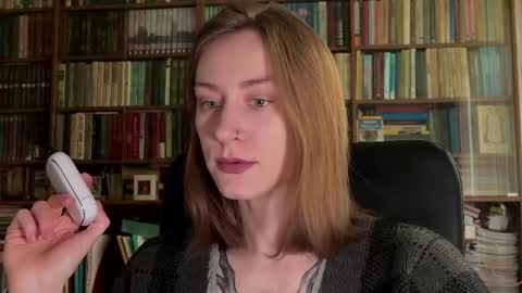 Snapshot of retromarie chatting on 23, 4, 2026 Rie online show from 23, 4, 2026