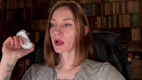 Snapshot of retromarie chatting on 24, 4, 2026 Rie online show from 24, 4, 2026