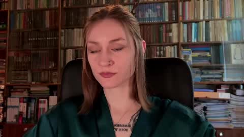 Snapshot of retromarie chatting on 28, 4, 2026 Rie online show from 28, 4, 2026