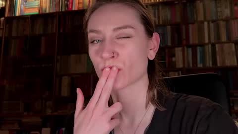 Snapshot of retromarie chatting on 29, 4, 2026 Rie online show from 29, 4, 2026