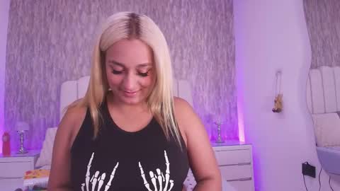 Snapshot of reven_lilith chatting on 22, 4, 2026 REVEN online show from 22, 4, 2026