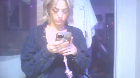 Snapshot of reversecowgirl713 chatting on 17, 2, 2026 reversecowgirl713 online show from 17, 2, 2026