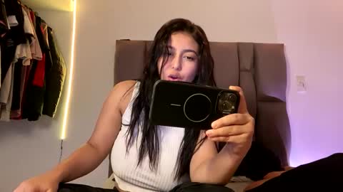 Rexa y blade  online show from 11, 10, 2025